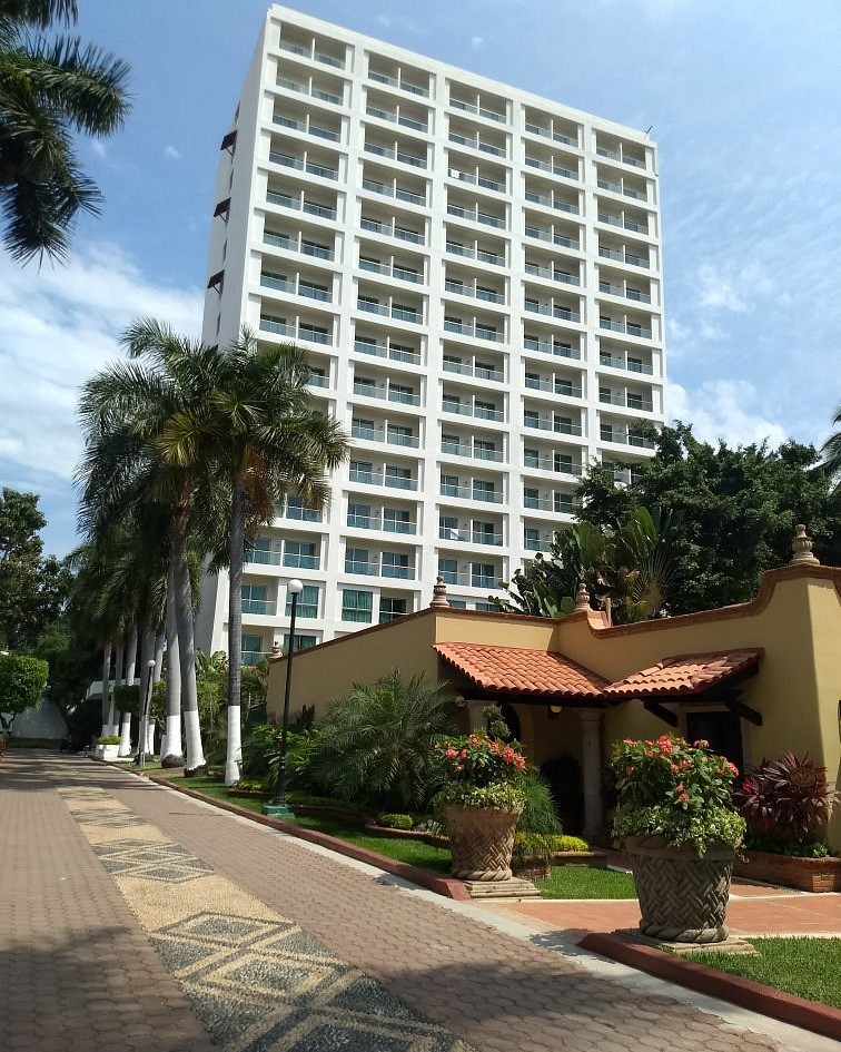 Krystal Resorts Members Share Tips on Preventing Guest Complaints Before They Happen (3)